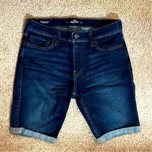 Hollister Skinny Denim Shorts 9” with Epic Flex, Size 32 waist.